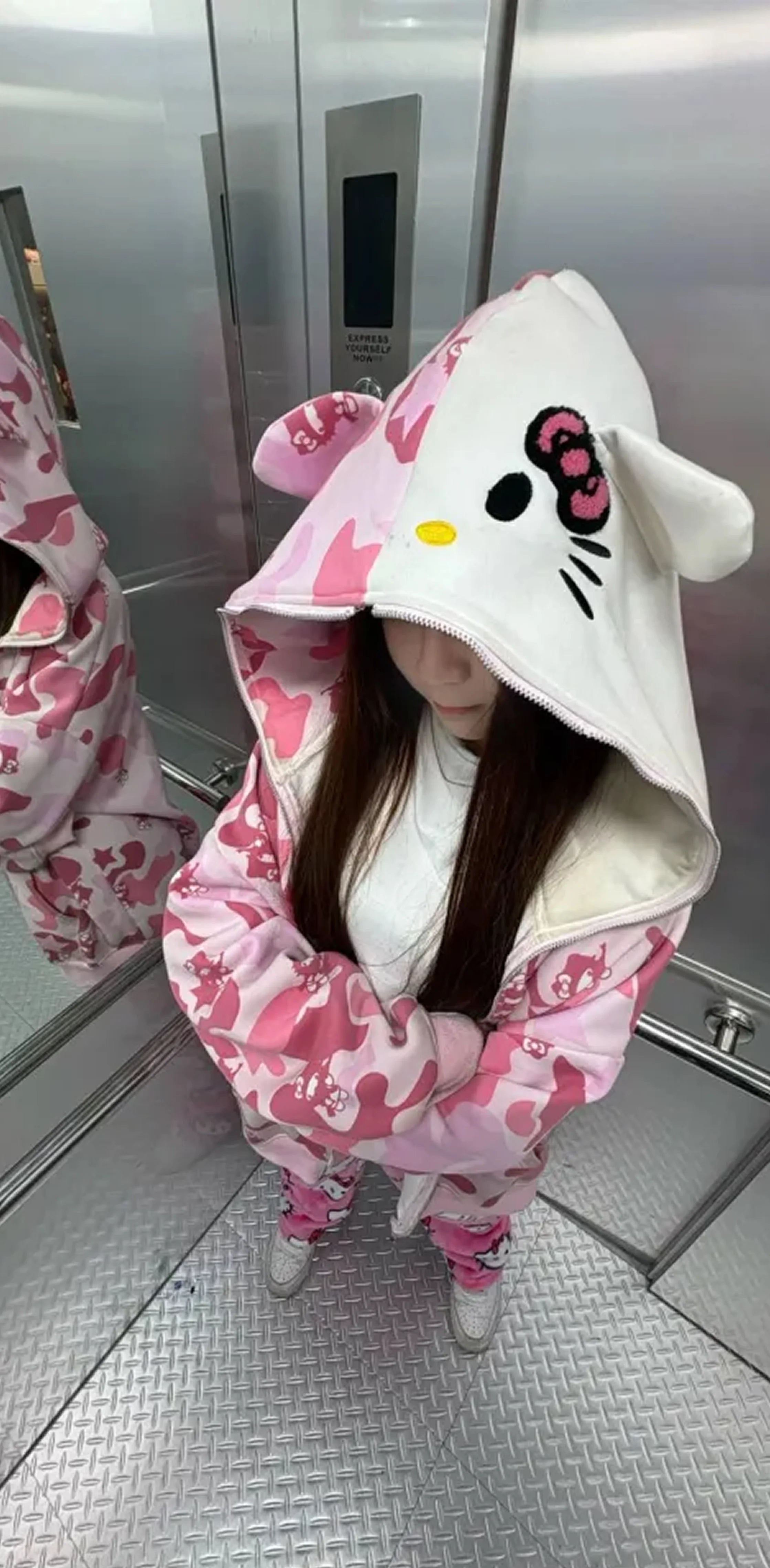 Y2K CINNAWRLD SWEATER (PINK)