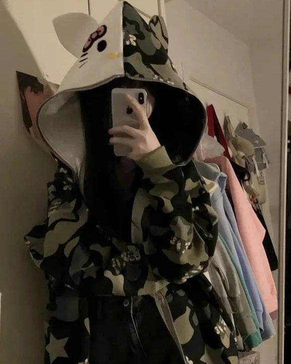 Y2K CINNAWRLD SWEATER (GREEN)