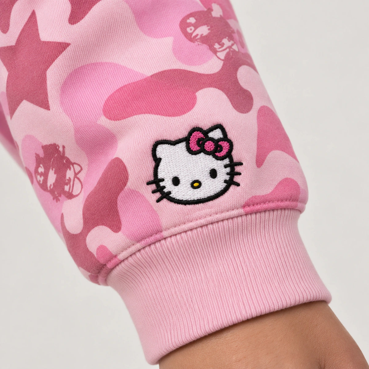 Y2K CINNAWRLD SWEATER (PINK CROPPED)
