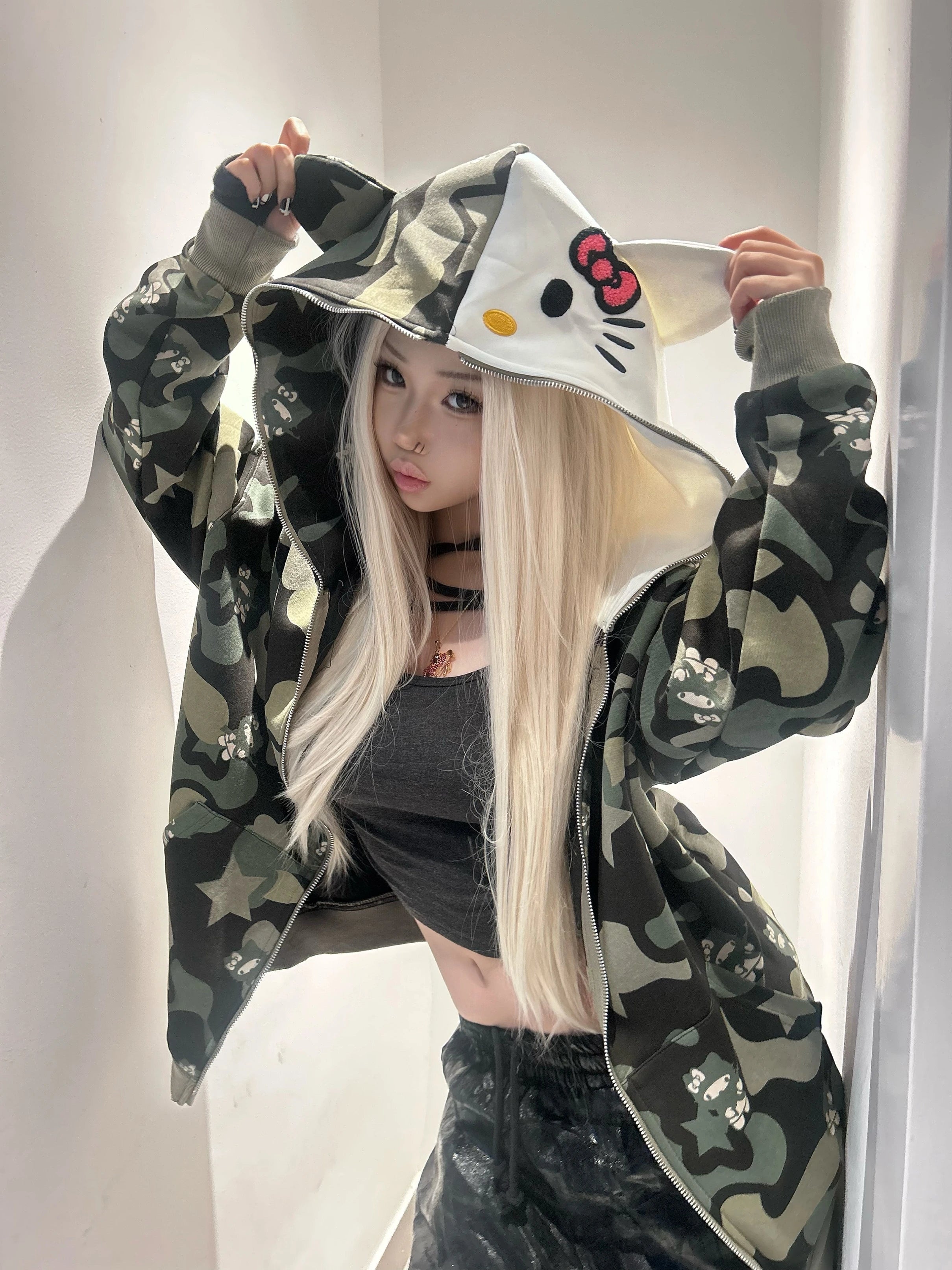 Y2k Cinnawrld Sweater