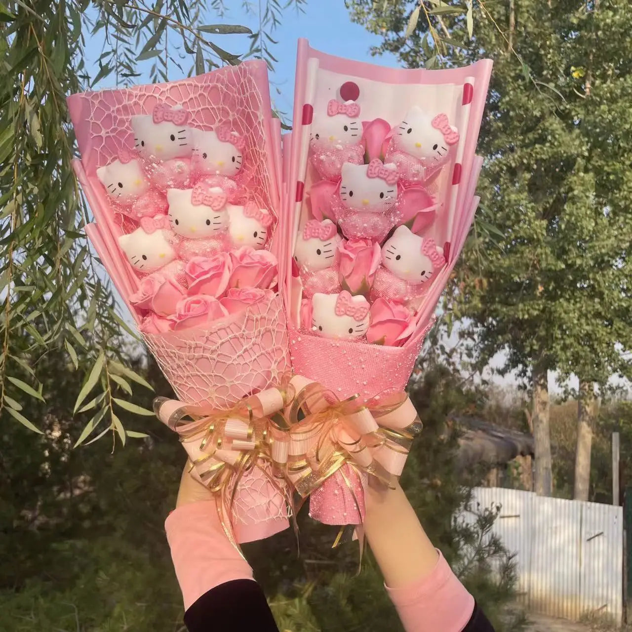 Cinnawrld Love Plush Bouquet